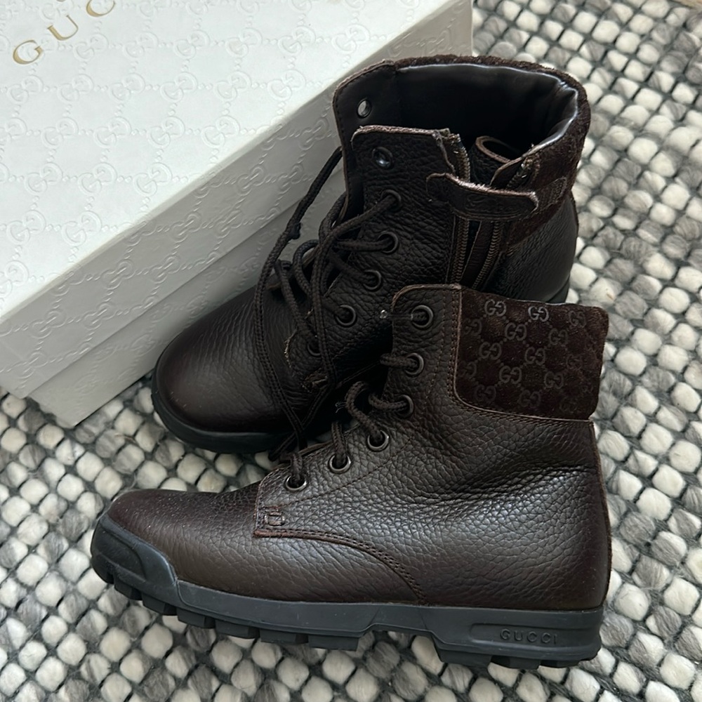 Gucci boots with logos size 29